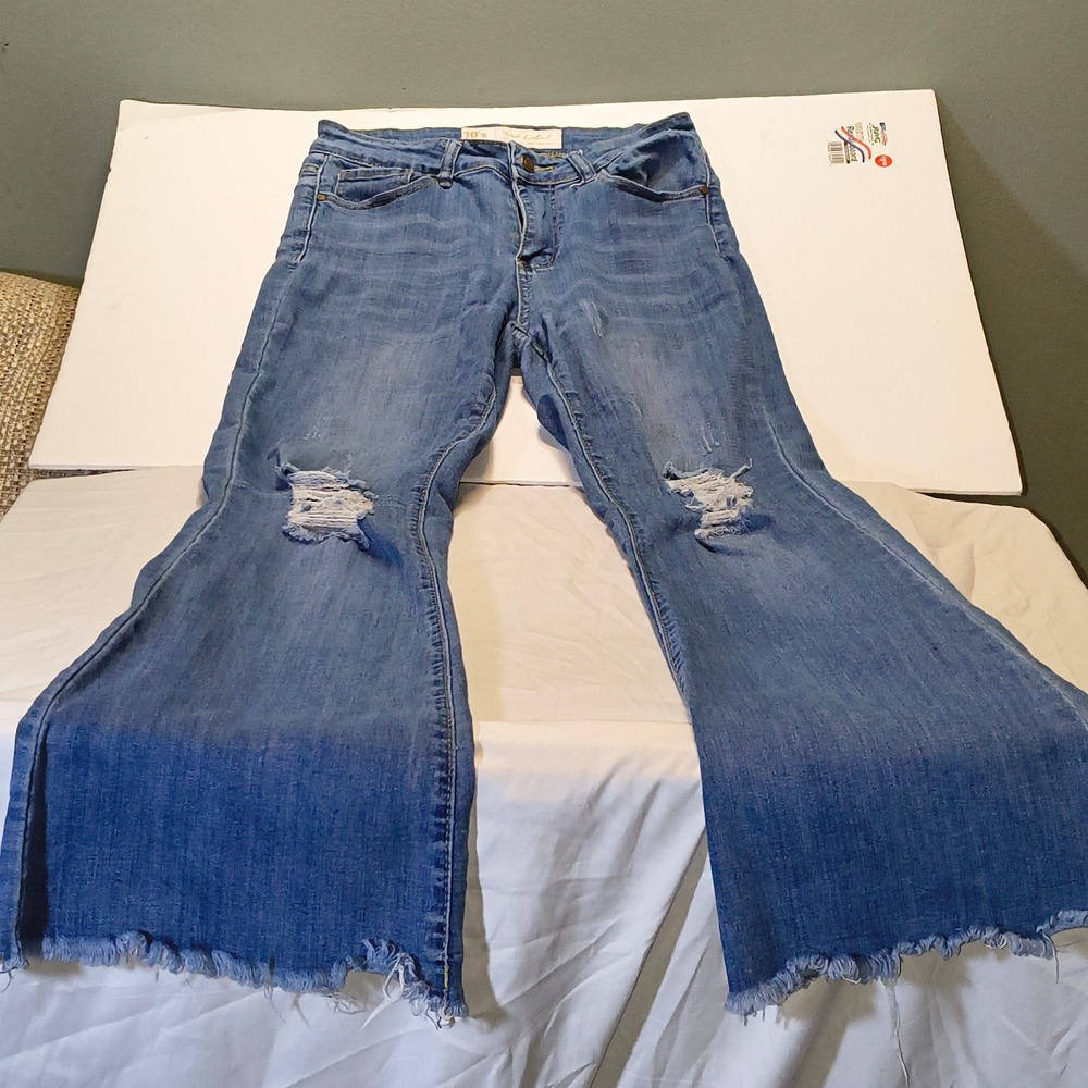 Pink Label Social Club 70s Flare Jeans Blue Distressed Raw Hem Size 7 21-2098MDK